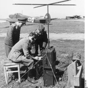 Bundesarchiv_Bild_183-1991-0206-500_Russland_mit_Luftwaffe_gegen_Partisanen