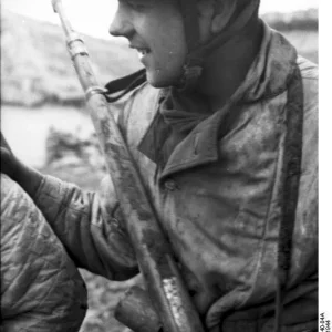 Bundesarchiv_Bild_101I-578-1940-04A_Bei_Monte_Cassino_deutscher_Fallschirmj