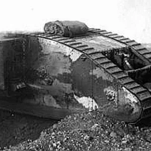 British_tank_Nov_1916_Library_and_Archives_Canada