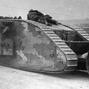 British_tank_Nov_1917_Library_and_Archives_Canada