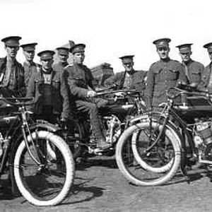 Canadian_Motorcyclists_Camp_Valcartier_ca_1917_