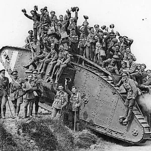 Canadians_Great_War_tank_5th_Canadian_Mounted_Regiment_ca_1918