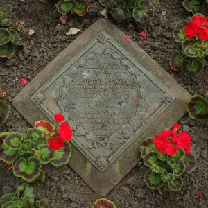 GREENGATES WAR MEMORIAL, YORKSHIRE