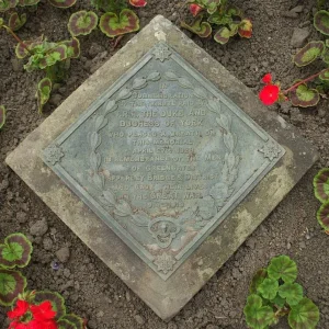 GREENGATES WAR MEMORIAL, YORKSHIRE