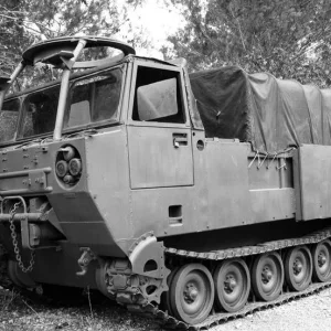 M548 tracked cargo carrier