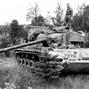 Centurion_tank_on_exercise_Camp_Gagetown_summer_1963_