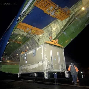 Loading an AN-124