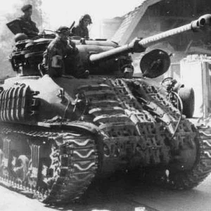 Sherman_Firely_tank_8_CH_PL_Putten_Holland_1945