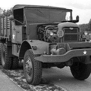 MACK 6x6 7.5 ton military truck