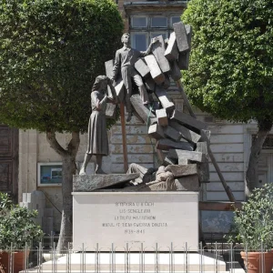 Senglea War Memorial, Malta