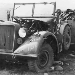 Horch_901_wehrmacht_PKW_car_12