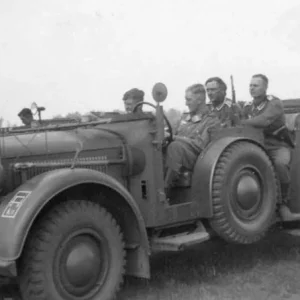 Horch_901_wehrmacht_PKW_car_16