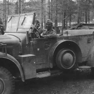 Horch_901_wehrmacht_PKW_car_19