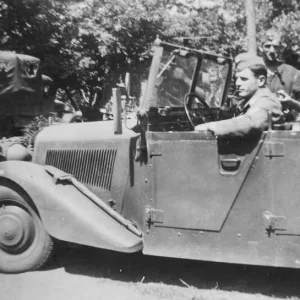 Kubelwagen_Mercedes_Benz_170_VK_France_1940_near_Granville