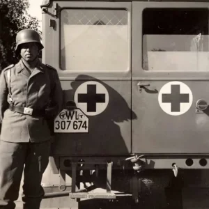 Luftwaffe_Opel_Blitz_truck_ambulance_sankra_kleinbus_sanitater