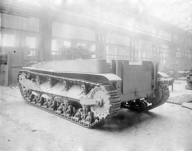 18 pounder tracked transporter 1922