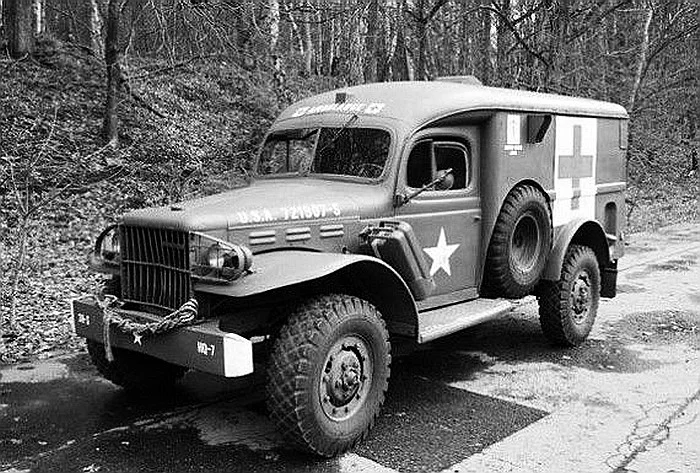 1943-dodge-military-ambulan-570x385