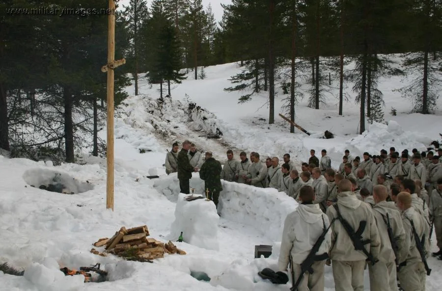 2 Jaeger Coy at Holy Communion at Ex Jpi 2006