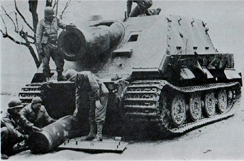 38cm RW61 auf Sturmmörser Tiger