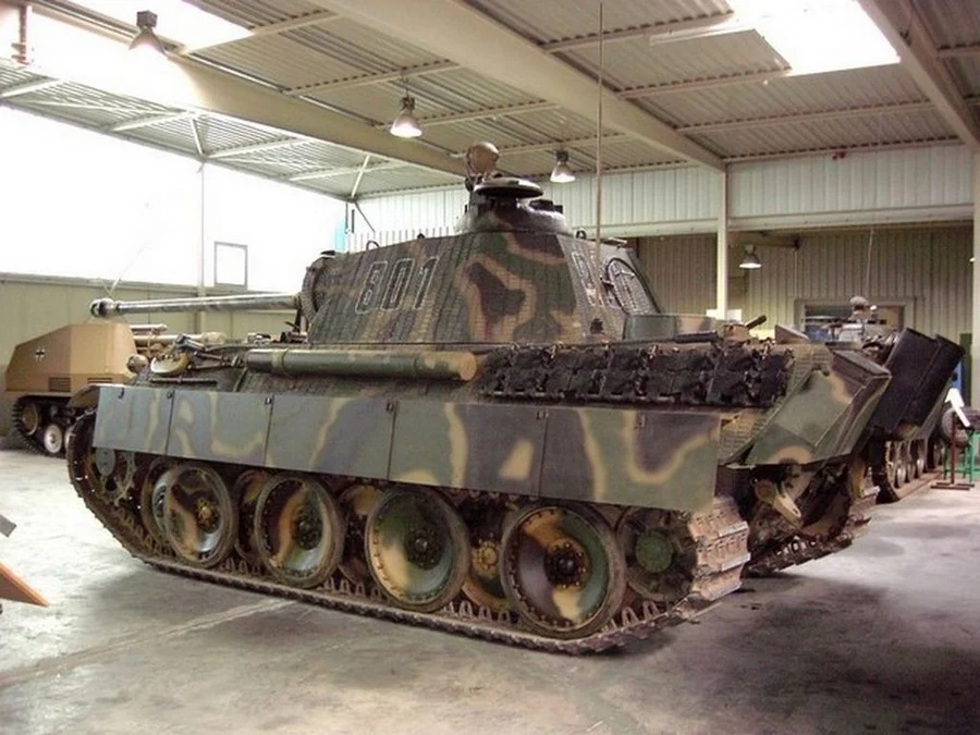 3rdReich_pz5g_Panther_with_zimmerit_coat_and_night_vision_gear_on_the_turre