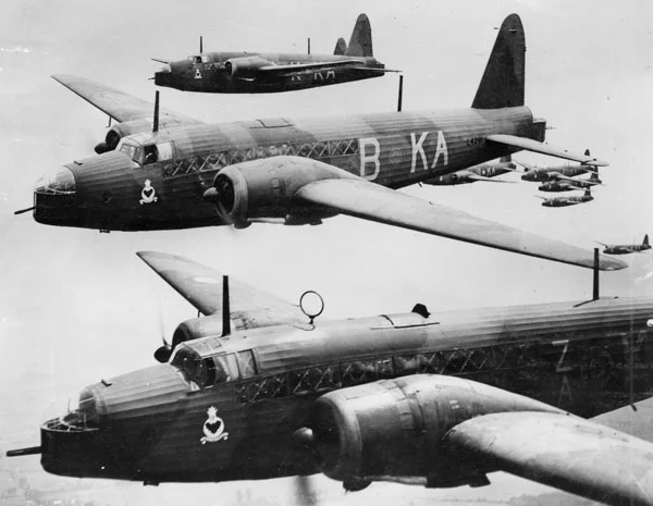 9 SQN WELLINGTONS SEP 39