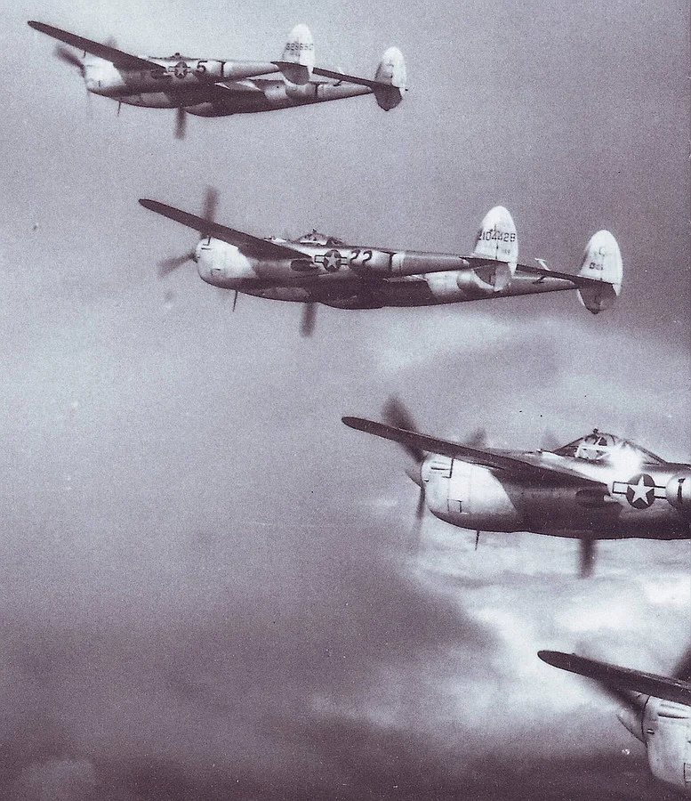 A flight of P38 Lightning's
