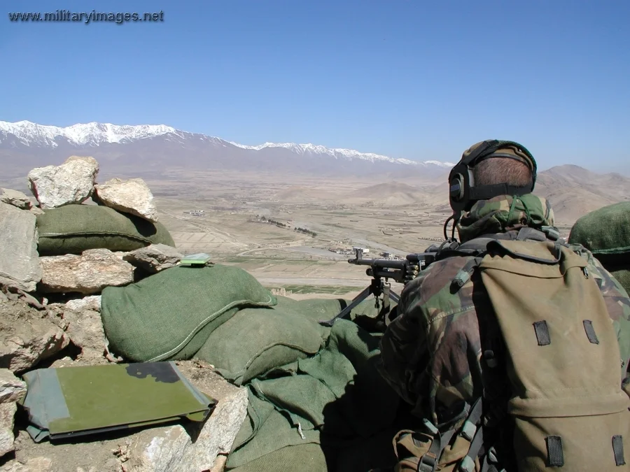 A Royal Anglian GPMG team in an Observation Post