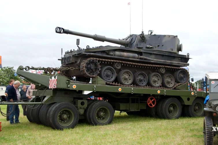 abbot self propelled 105mm artillery