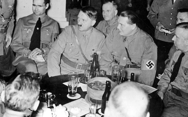 adolf-hitler-2029.jpg | MilitaryImages.Net