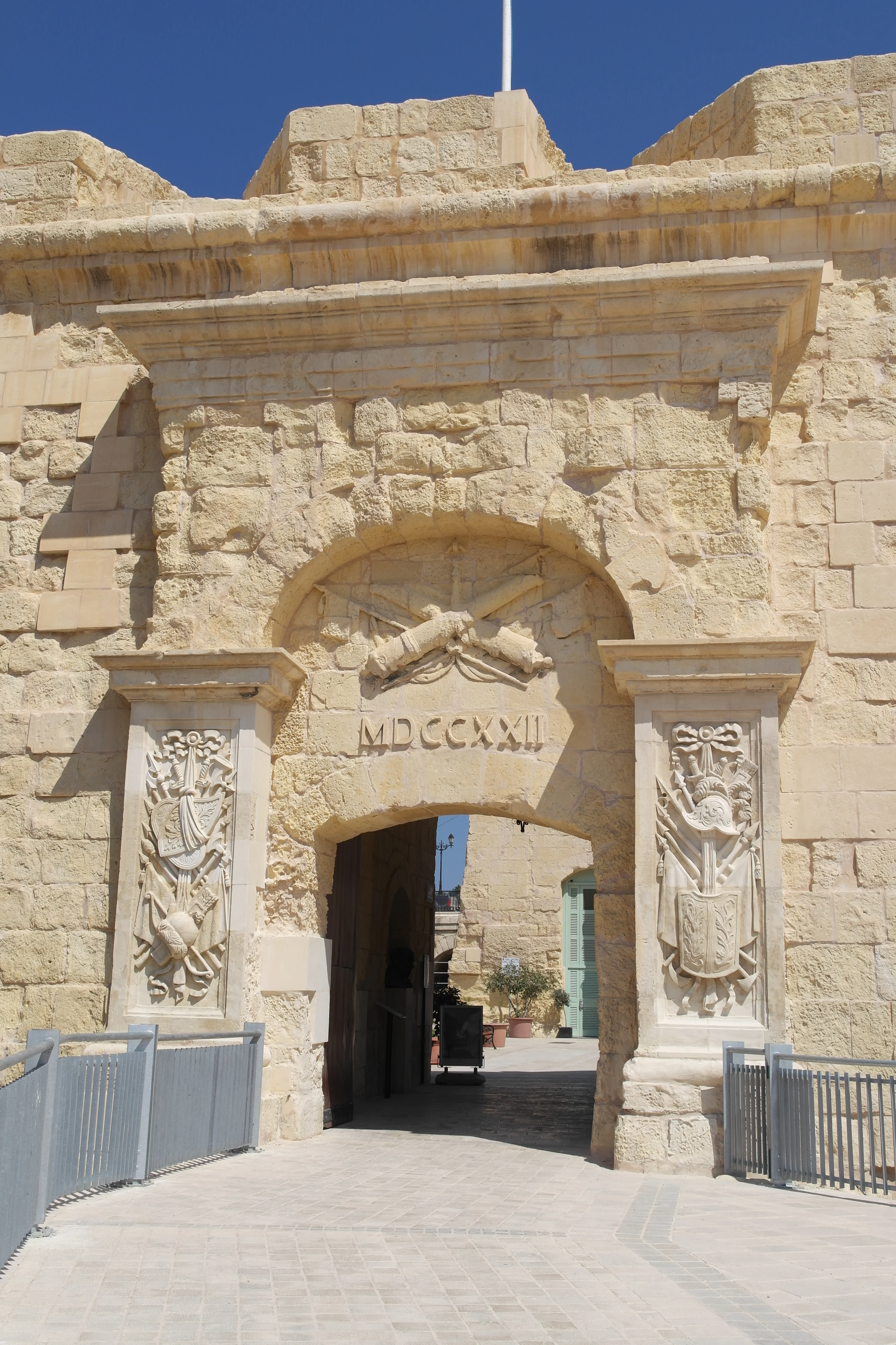 Advance Gate, Vittoriosa