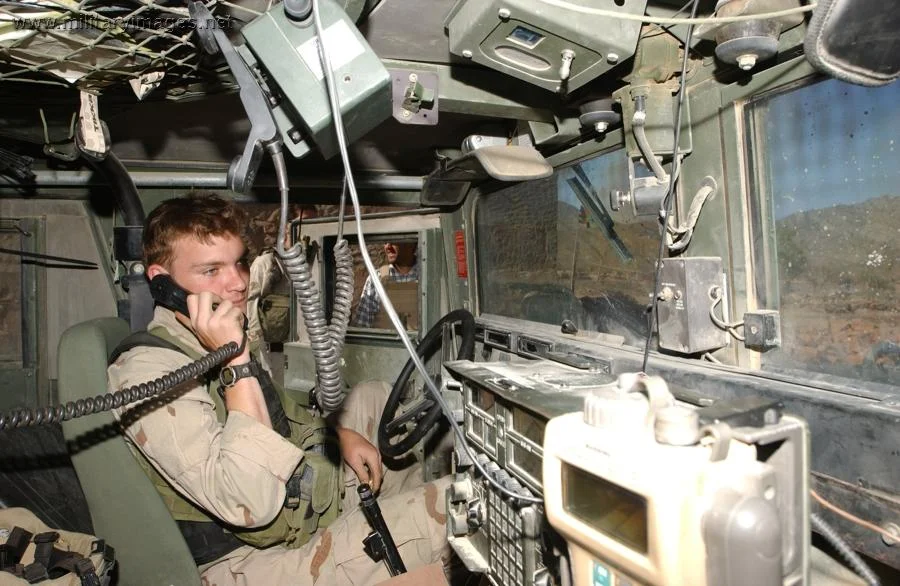 Airman Williams talks to an A-10 Thunderbolt II pilot