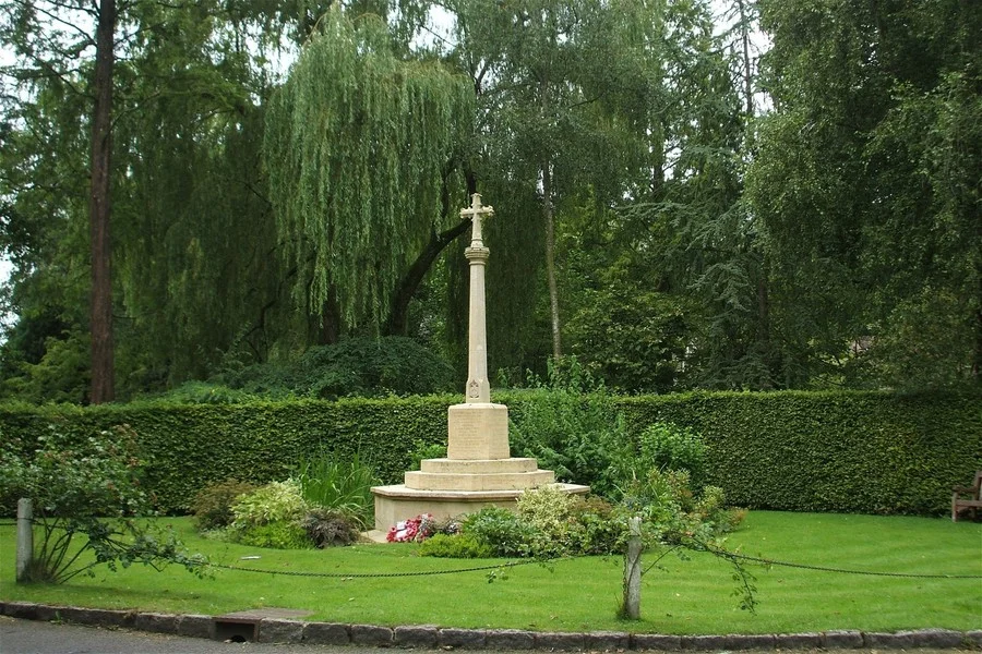 Ampney Crucis War Memorial Gloucestershire