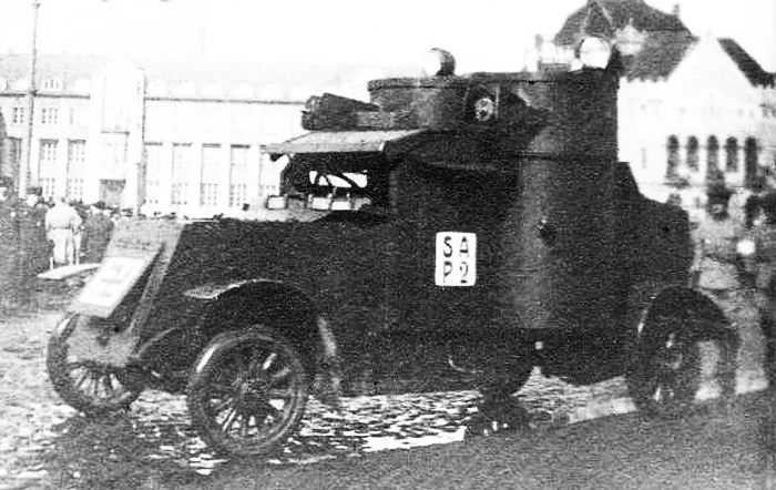 An_Austin_Model_1917_armoured_car_in_Helsinki_in_1919