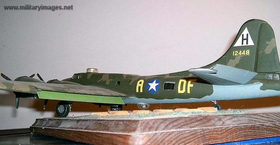 B-17 Flying Fortress, 1/72 scale