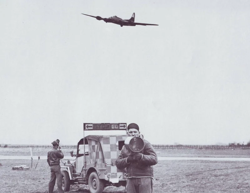 B17 and ground crew