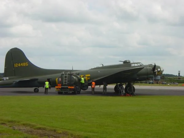 B17 Sally B/Memphis Belle