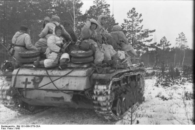 Bundesarchiv_Bild_101I-089-3779-28A_Russland_Stumgesch_tz_III