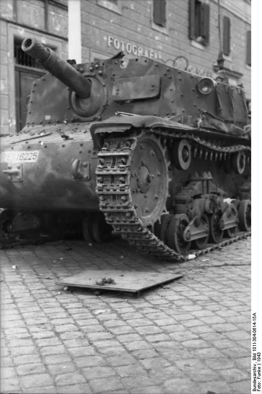 Bundesarchiv_Bild_101I-304-0614-15A_Italien_italienisches_Sturmgesch_tz_Sem