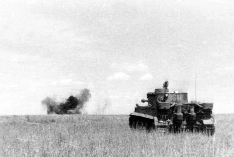 Bundesarchiv_Bild_101III-Groenert-019-23A_Schlacht_um_Kursk_Panzer_VI_Tiger