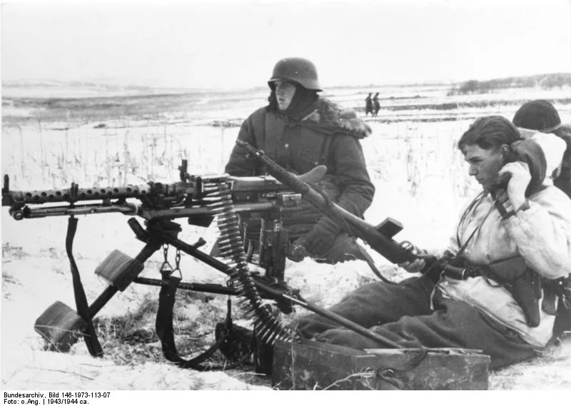 Bundesarchiv_Bild_146-1973-113-07_MG_34_in_Feuerstellung