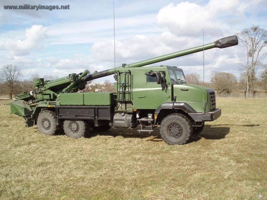 CAESAR Gun mounted on Renault Defense chassis