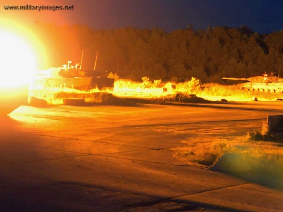 Cdn Leopard 2A6M Night Fire