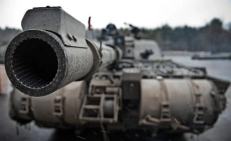 Challenger_2_tank_mbt_2