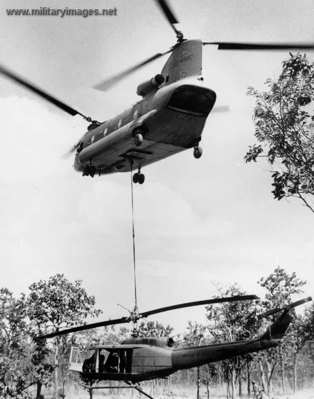 Chinook gives Huey a lift