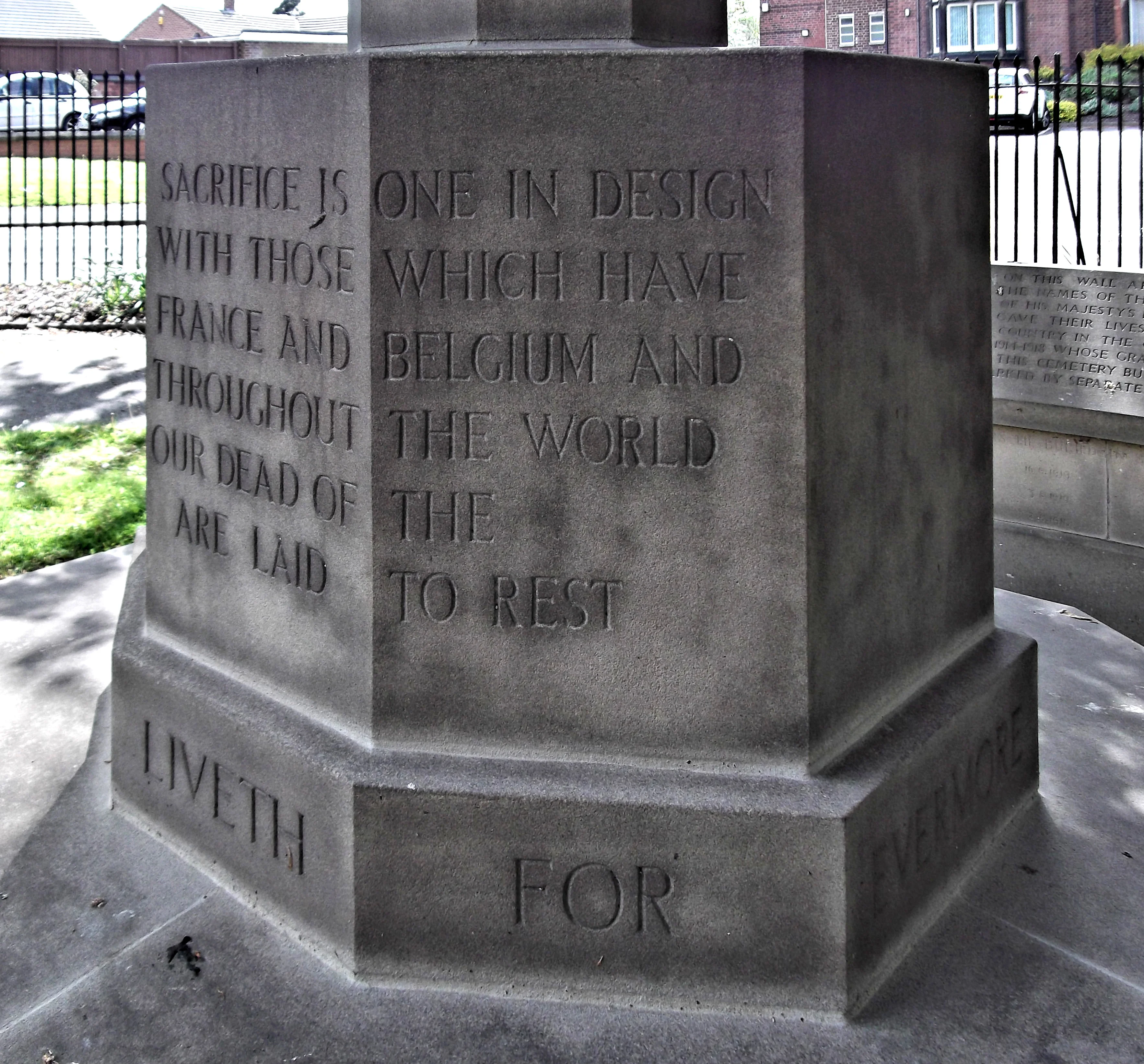 Cross of Sacrifice. Park Cemetery, Ilkeston, Derbyshire (3)