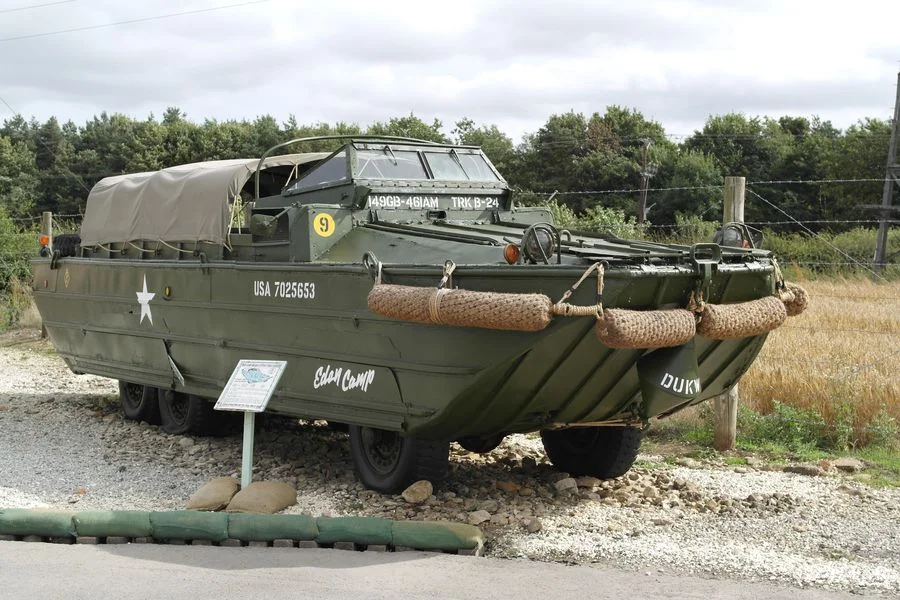 DUKW 353 Amphibian MilitaryImages.Net