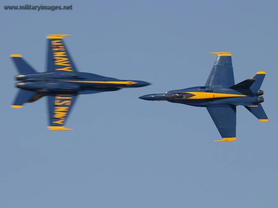 El_Centro_Blue_Angels_Head_On_Pass