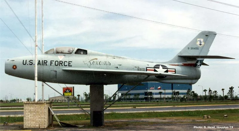 F-84F Thunderstreak Gate guard