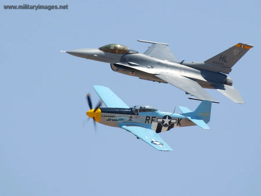 F16_And_P51_Historic_Flight