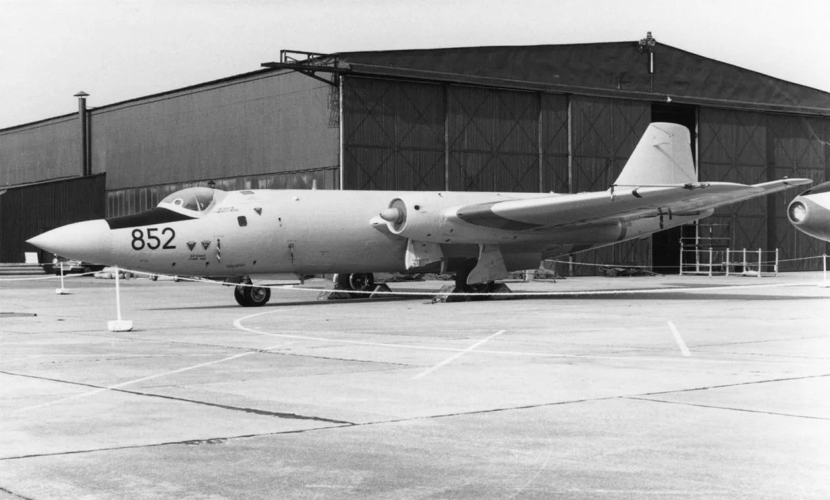 FRADU, Canberra T.22, WT535 '852', RNAS Yeovilton, 2 Aug 1980